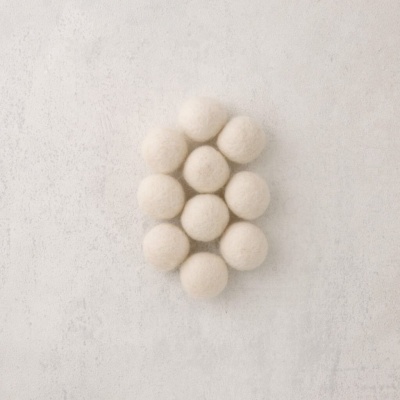 p2052_nemezgolyo_18mm_termeszetes feher_1db.jpg